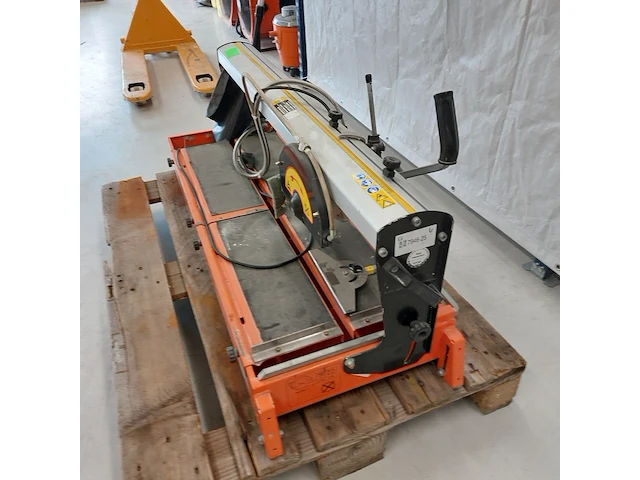 Tegeltafelzaag verstelbaar groot l=950mm/h40mm ~ battipav, vip 290, bouwjaar 2012 - afbeelding 7 van  12