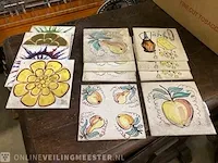 Tegeltjes diverse opdruk in 1 houten krat - afbeelding 5 van  7
