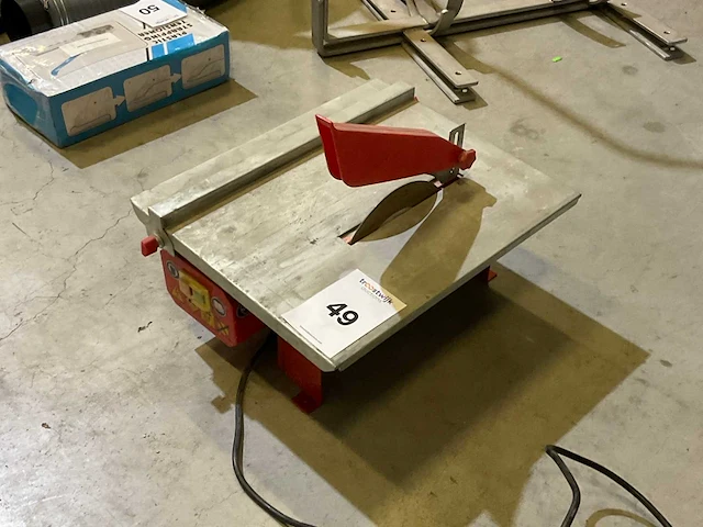 Tegelzaagmachine - afbeelding 1 van  4