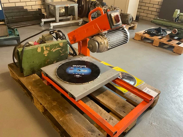 Tegelzaagmachine - afbeelding 1 van  3