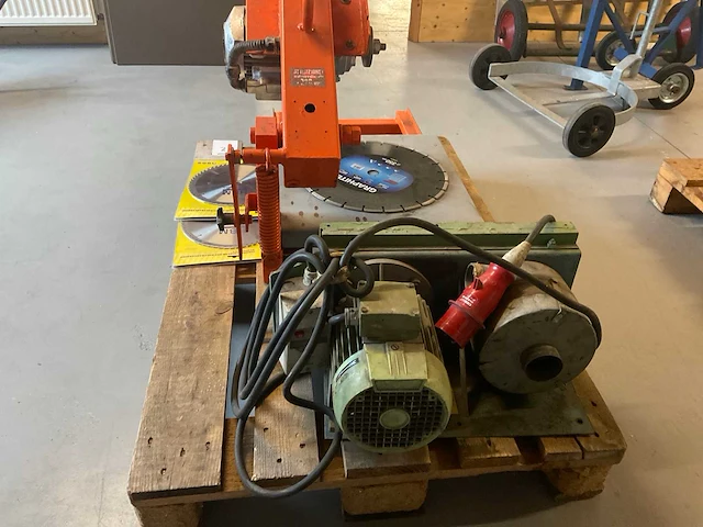 Tegelzaagmachine - afbeelding 3 van  3