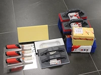 Tegelzetgereedschappen in diverse uitvoeringen - afbeelding 1 van  2