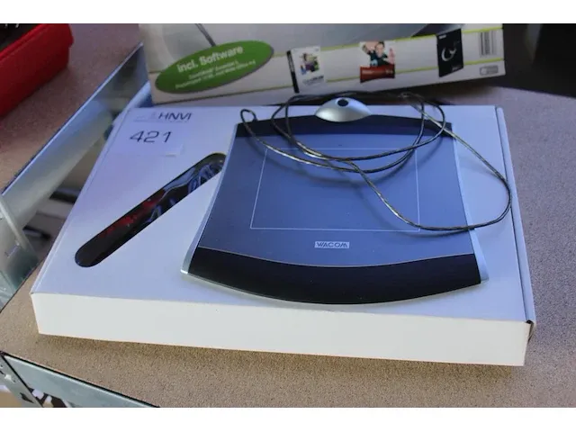 Tekentablet wacom met pen. - afbeelding 1 van  2