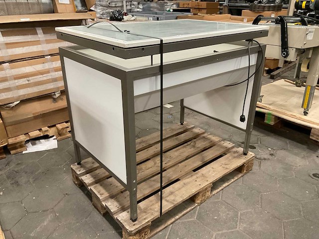 Tekentafel met lichtbron - afbeelding 1 van  6