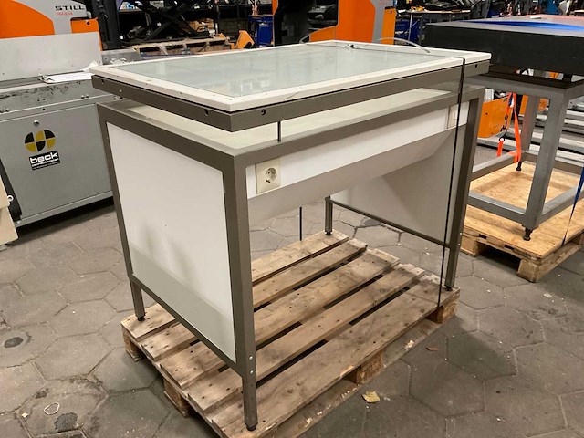 Tekentafel met lichtbron - afbeelding 3 van  6