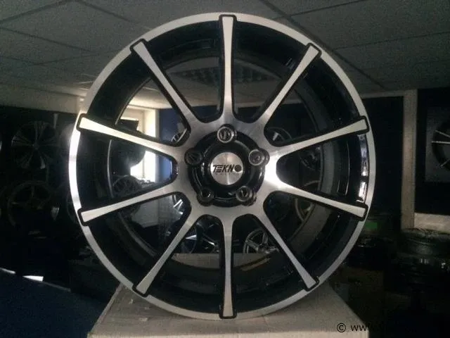 Tekno tn-10 aluminium velgenset - 5x120 7j et35 - afbeelding 1 van  1
