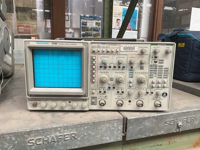 Tektronix 2246 oscilloscope - afbeelding 3 van  6