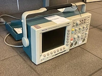 Tektronix tds 3032 oscilloscoop - afbeelding 2 van  5