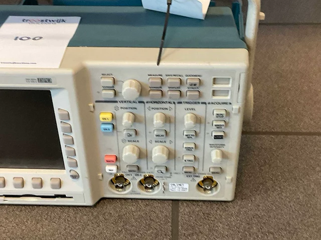 Tektronix tds 3032 oscilloscoop - afbeelding 3 van  5