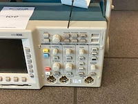 Tektronix tds 3032 oscilloscoop - afbeelding 3 van  5