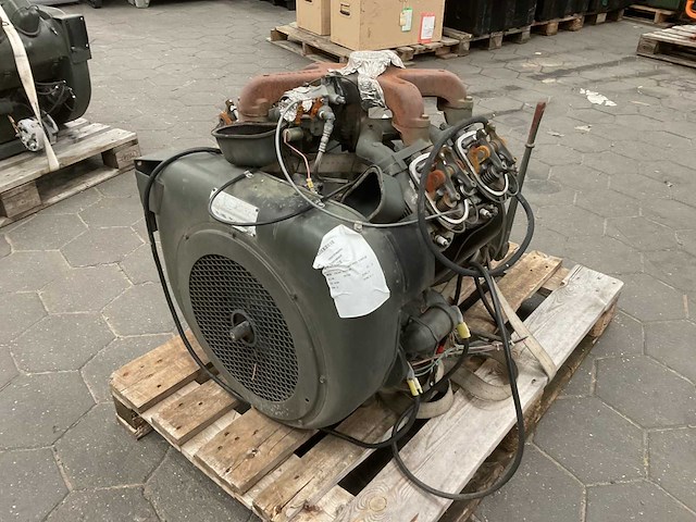 Teledyne v465d benzinemotor - afbeelding 1 van  8