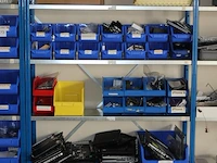 Telefoon, tablet en laptop onderdelen in wandstelling w.o. beschermingen, behuizingen, kabels, accu's, disp... - afbeelding 4 van  6