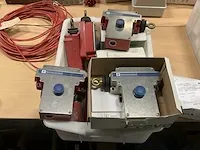 Telemecanique xy2 ce2a290 / 250 noodstop trekkoord schakelaar (8x) - afbeelding 1 van  5