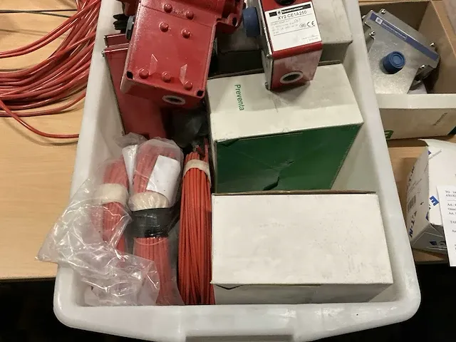 Telemecanique xy2 ce2a290 / 250 noodstop trekkoord schakelaar (8x) - afbeelding 5 van  5