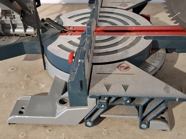 Telescoop-/afkortzaag 216mm 230v~ bosch, gcm 8 sjl, bouwjaar 2015 - afbeelding 4 van  10