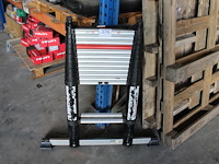 Telescoop ladder altrex tl smartup pro met 12 treden.