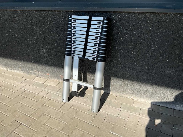 Telescoopladder - afbeelding 1 van  4