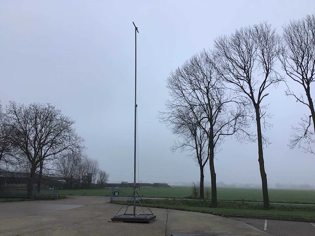 Telescopische lichtmast 12m op stelconplaat (2x) - afbeelding 2 van  7