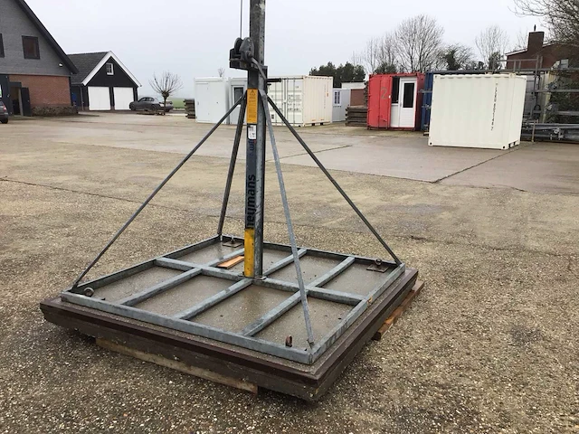 Telescopische lichtmast 12m op stelconplaat (2x) - afbeelding 3 van  7