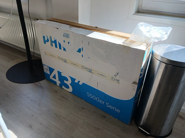 Televisie op standaard, philips | locatie roden - afbeelding 4 van  12
