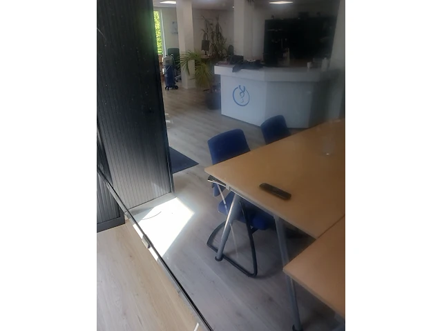 Televisie op standaard, philips | locatie roden - afbeelding 12 van  12