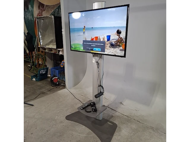 Televisie op verrijdbare standaard , samsung, ue46f5000aw - afbeelding 3 van  9
