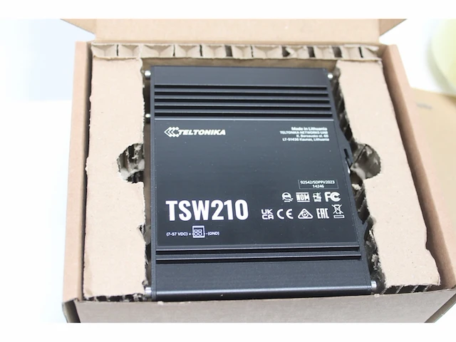 Teltonika tsw210 switch onbeheerde gigabit sfp netwerkswitch - afbeelding 2 van  2