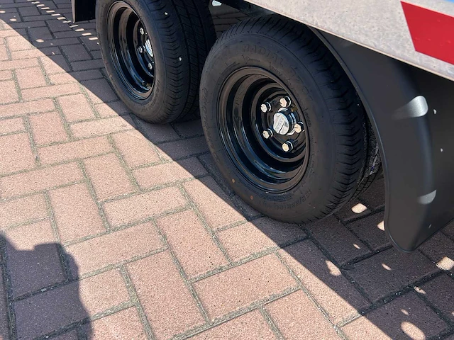 Temared - 2025 - 2700kg kantelbaar - machine transporter - aanhangwagen - afbeelding 12 van  18