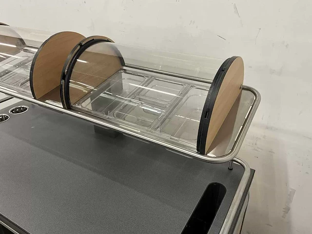 Temp-rite - serve-rite "l" - elektrisch aangedreven gekoelde serveerwagen - afbeelding 13 van  16