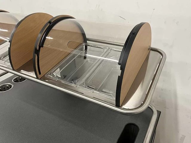 Temp-rite - serve-rite "m" - elektrisch aangedreven gekoelde serveerwagen - afbeelding 14 van  15