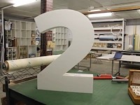 Tempex showelement cijfer 2 met hoogte 80 cm. - afbeelding 1 van  1
