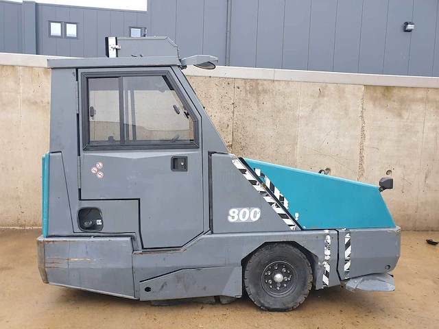 Tennant - 800 - sweeper, self driven - 2017 - afbeelding 1 van  14