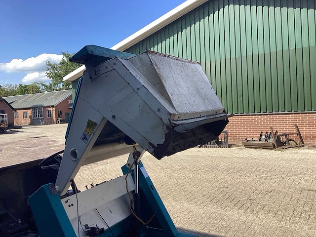 Tennant 215 d zelfrijdende veegmachine - afbeelding 9 van  17