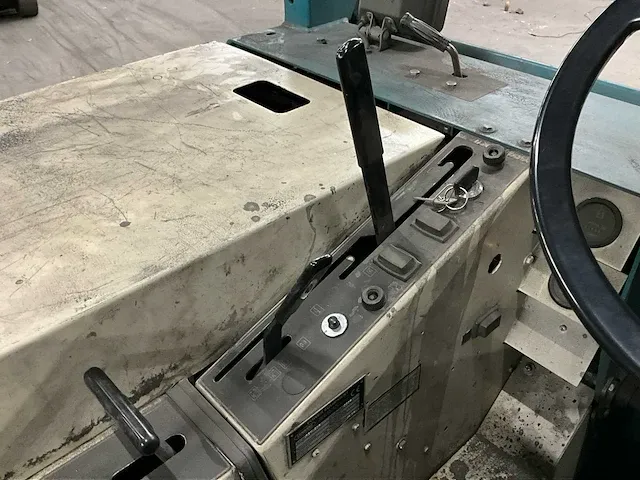 Tennant 235e zelfrijdende veegmachine - afbeelding 3 van  15