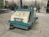 Tennant 235e zelfrijdende veegmachine - afbeelding 8 van  15