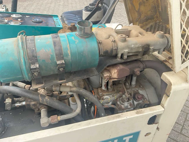 Tennant 240 zelfrijdende veegmachine diesel - afbeelding 2 van  11