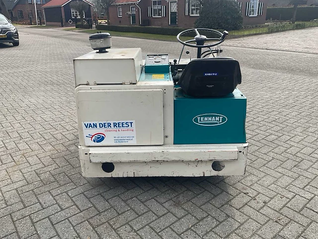 Tennant 240 zelfrijdende veegmachine diesel - afbeelding 5 van  11