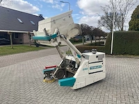 Tennant 240 zelfrijdende veegmachine diesel - afbeelding 10 van  11