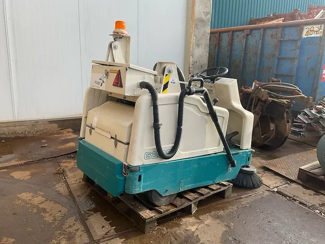 Tennant 6200 zelfrijdende veegmachine - afbeelding 3 van  9