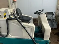 Tennant 6200 zelfrijdende veegmachine - afbeelding 6 van  9