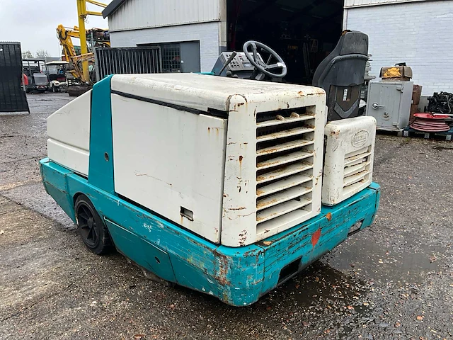 Tennant zelfrijdende veegmachine - afbeelding 23 van  28