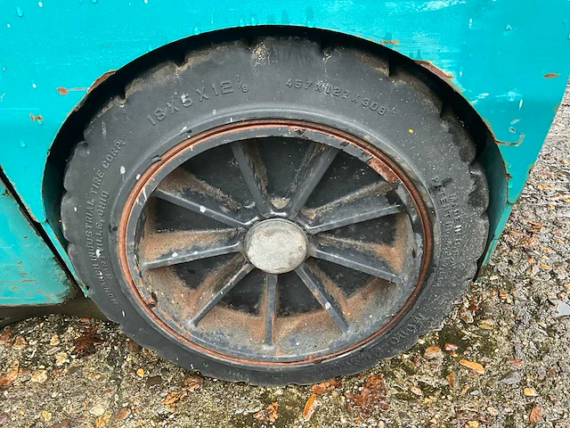 Tennant zelfrijdende veegmachine - afbeelding 25 van  28