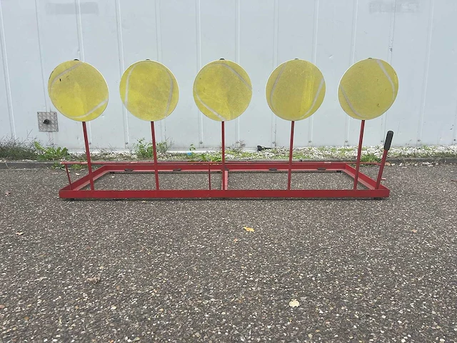 Tennisballenmuur - afbeelding 1 van  3