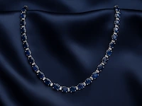 Tenniscollier met grote saffieren en natuurlijke diamanten - afbeelding 4 van  11