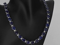 Tenniscollier met grote saffieren en natuurlijke diamanten - afbeelding 4 van  10