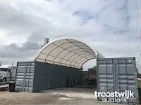 / tent tussen containers 20ft