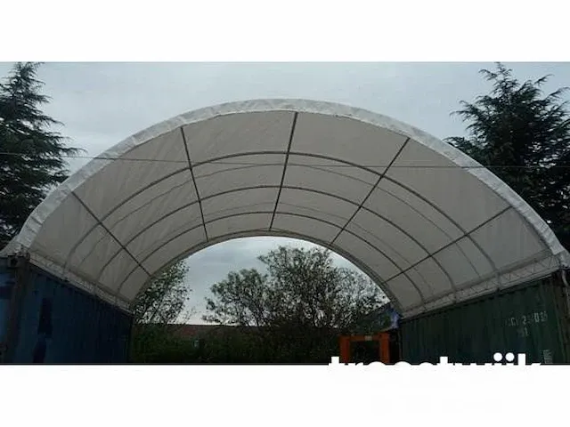 / tent tussen containers 20ft - afbeelding 2 van  9