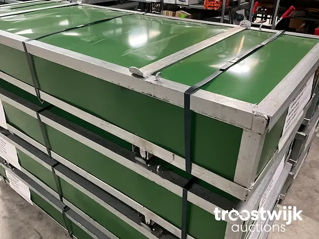 / tent tussen containers 20ft - afbeelding 8 van  9
