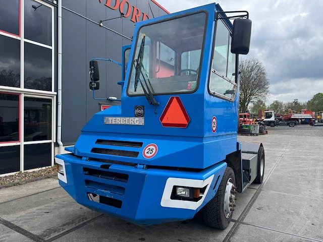 Terberg - 2003 - yt 220 - industriële trekker - afbeelding 9 van  15