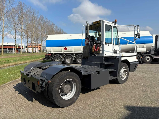 Terberg - yt 182 - vrachtwagen - afbeelding 4 van  10